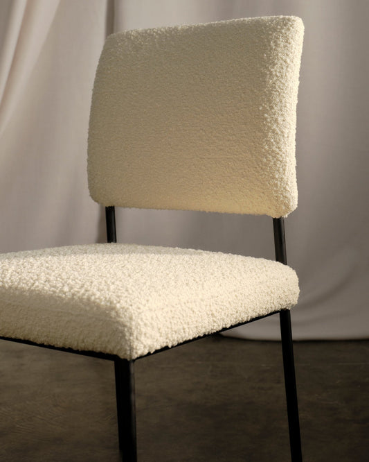 Hugs Dining Chair - No Armrest