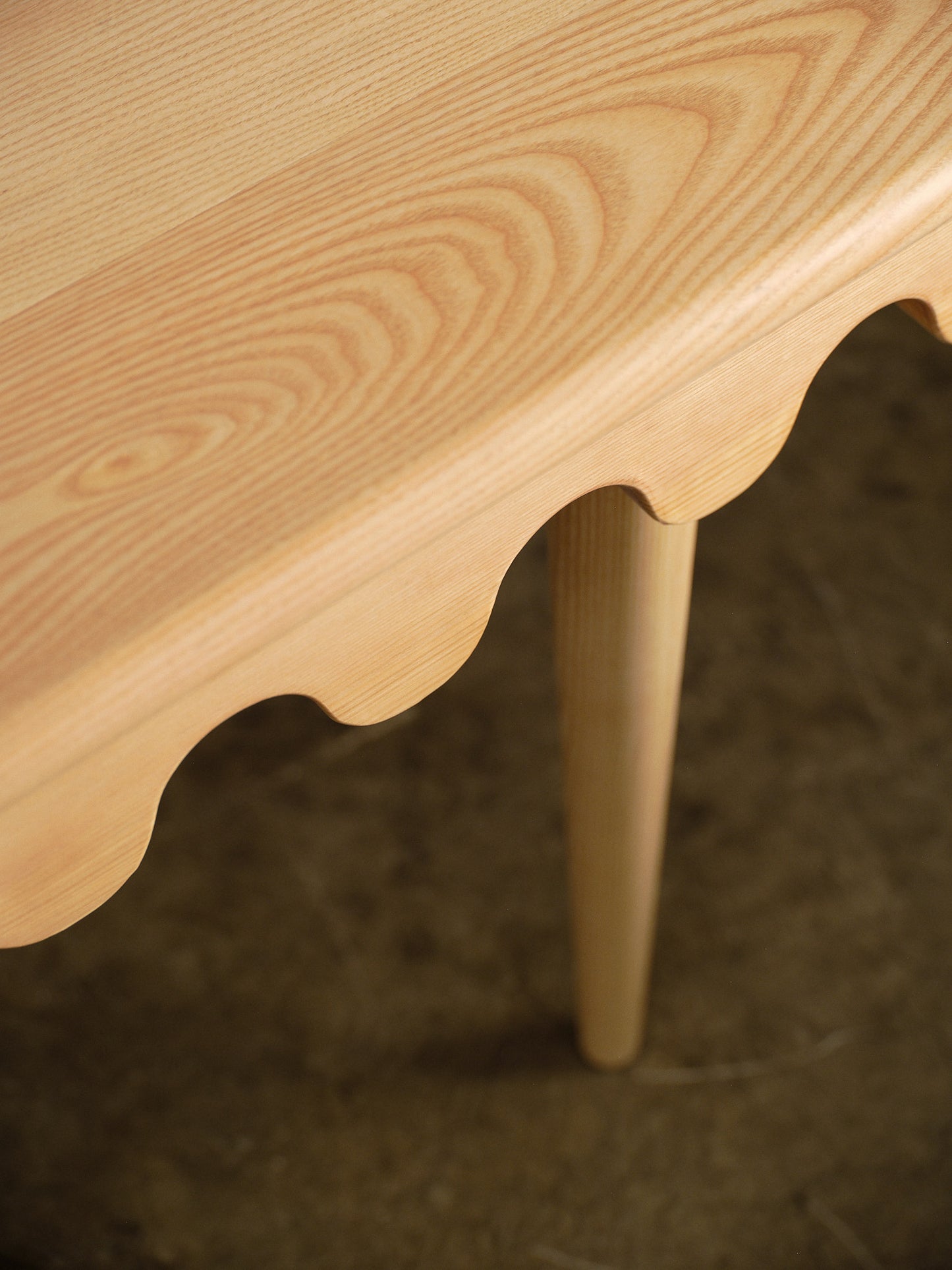 Scallop Dining Table