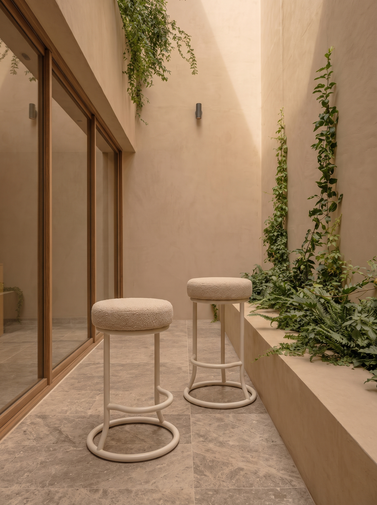Loop Bar Stool - Outdoor fform