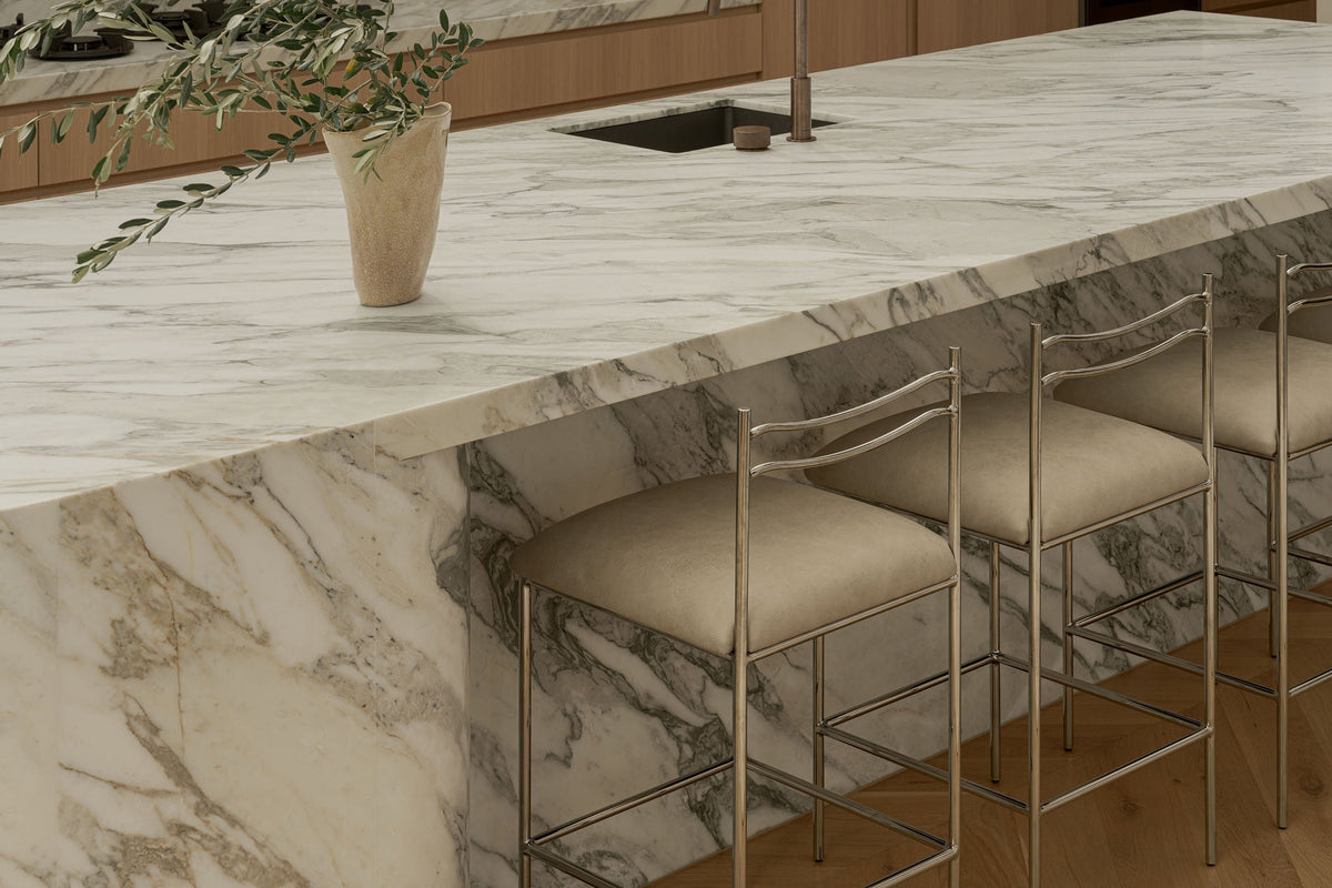 Linea Stool fform