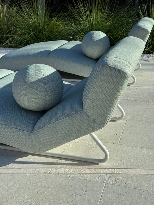 Incline Sunbed