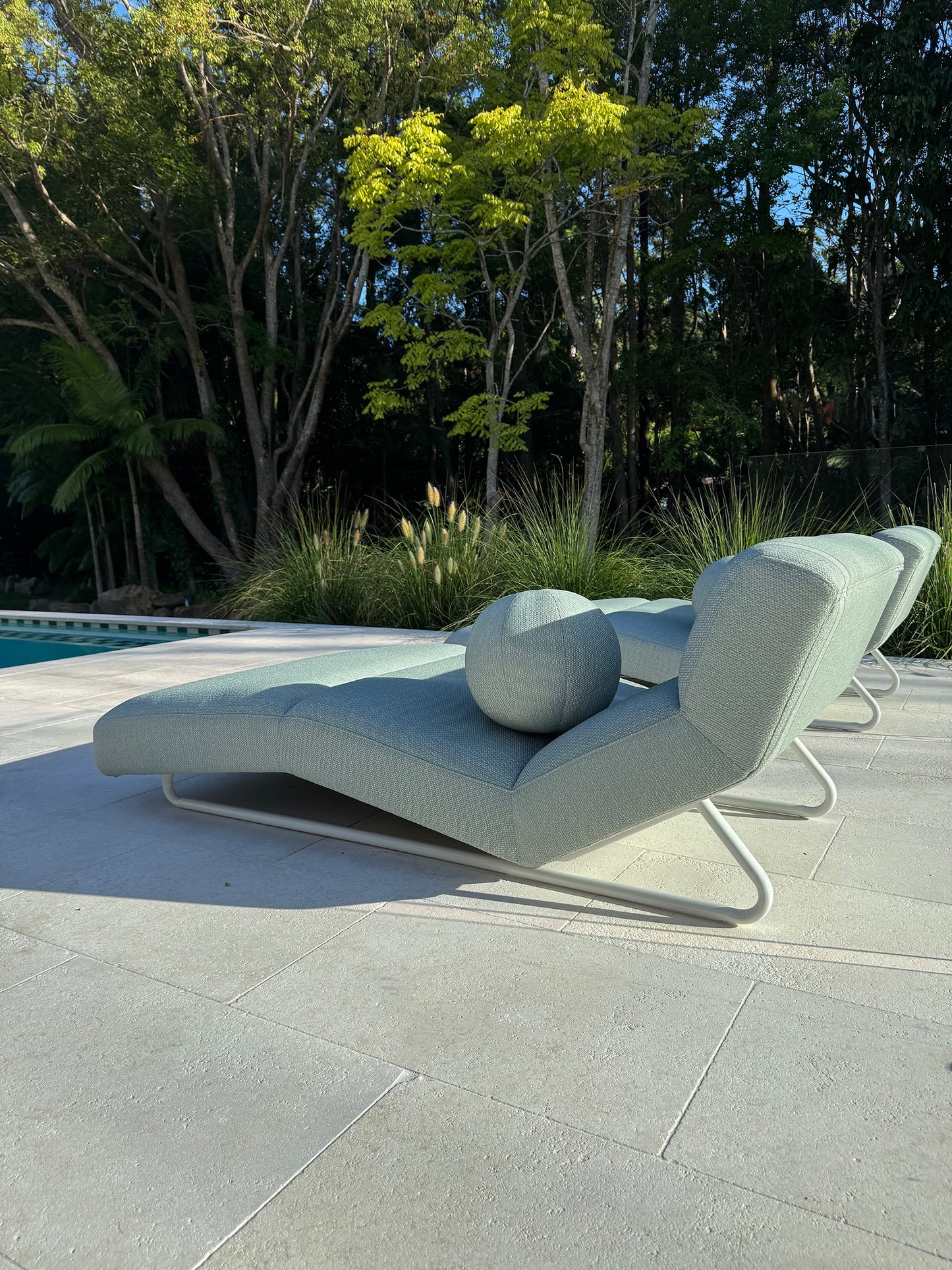 Incline Sunbed