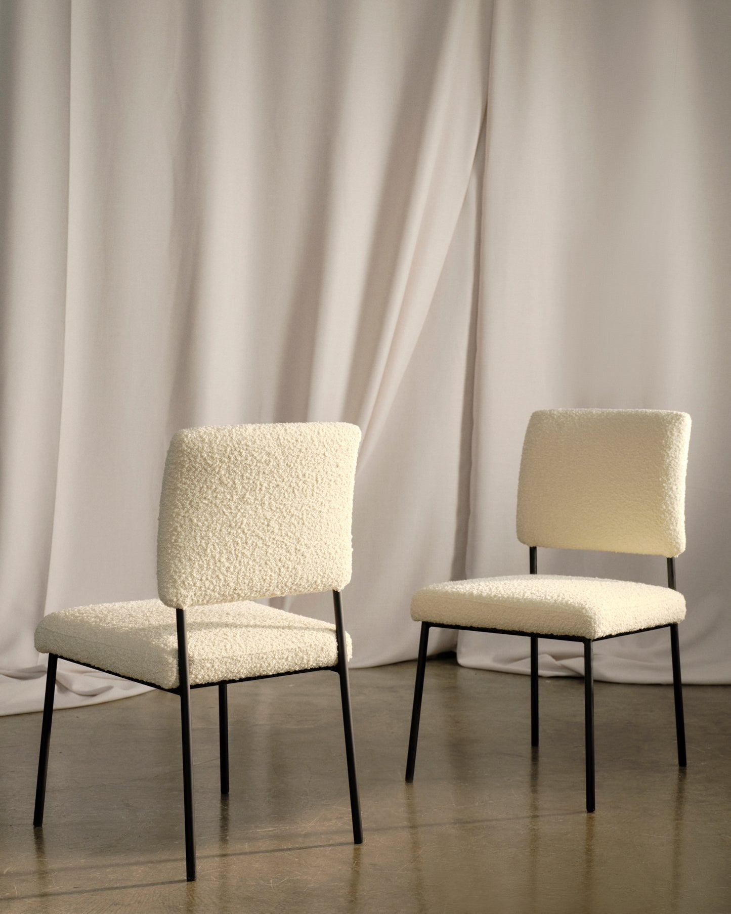 Hugs Dining Chair - No Armrest