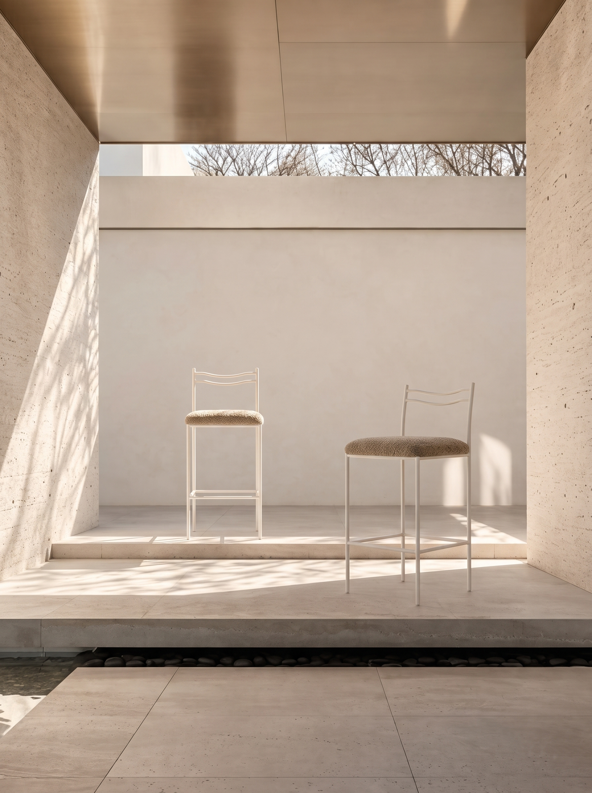 Linea Stool Outdoor - Airlie Pink Clay - in situ