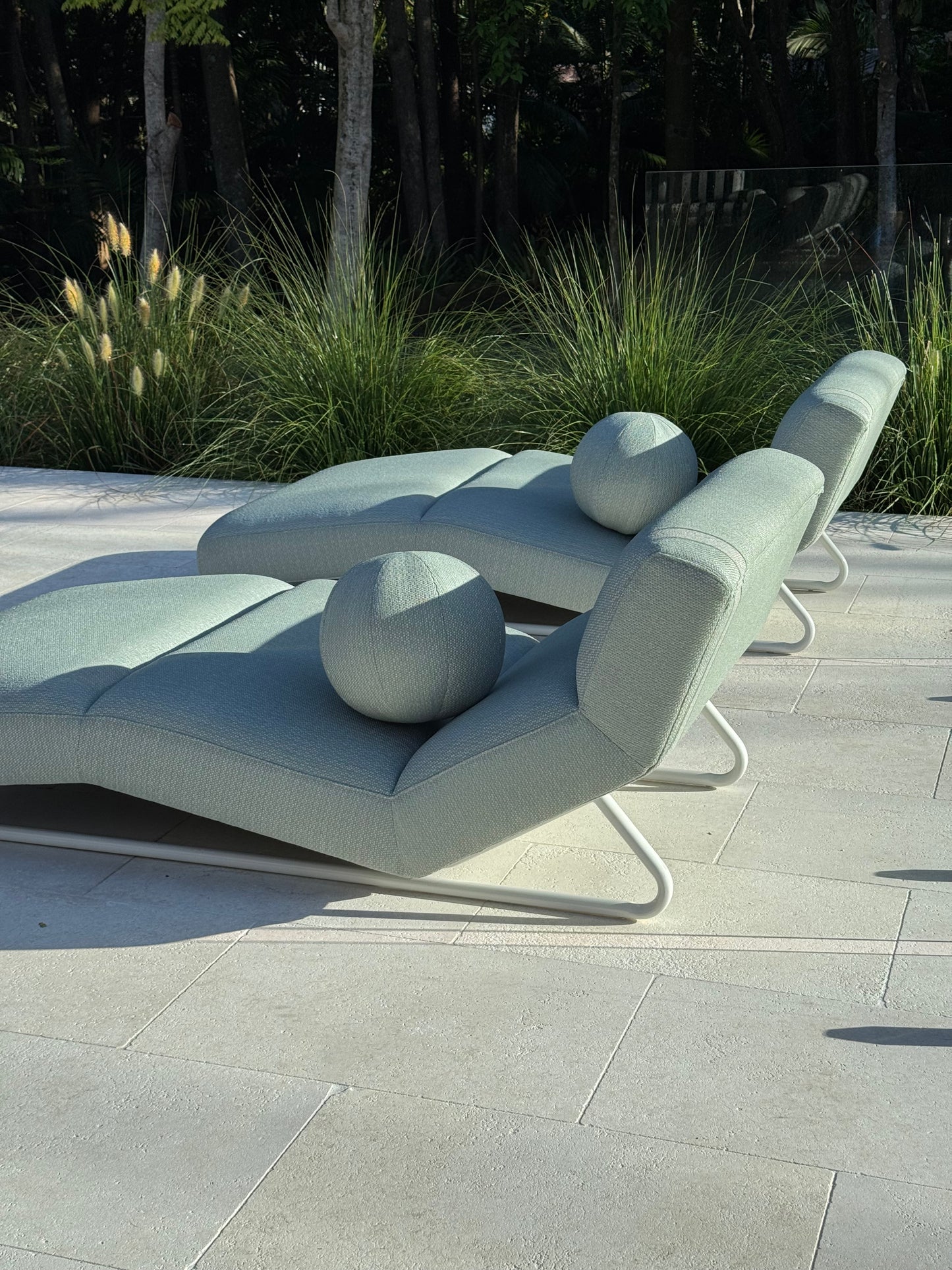 Incline Sunbed
