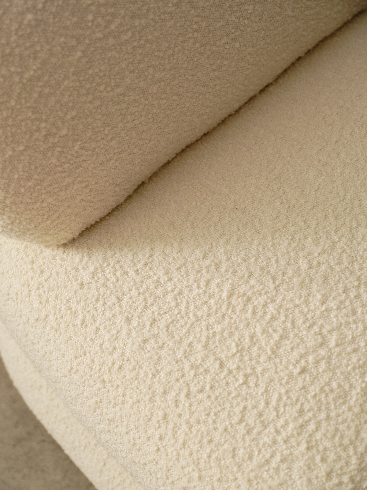 Layer Lounge Chair, lifestyle