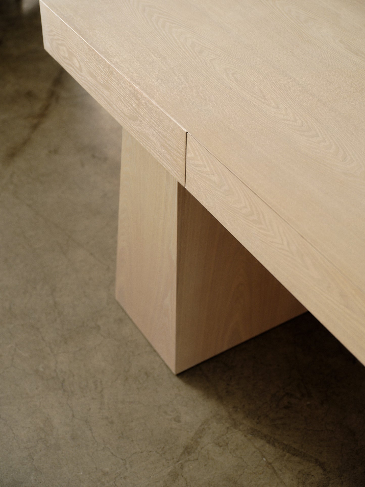 Monument Desk